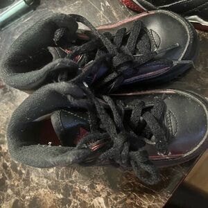 - Jordan Nike retro 2 sneakers